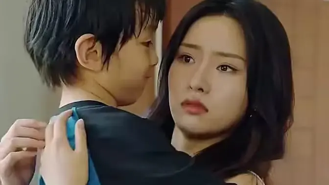 《一胎双宝，妈咪你马甲又掉了》：爆笑来袭！看飒爽女主如何玩转豪门，萌宝助攻揭秘！